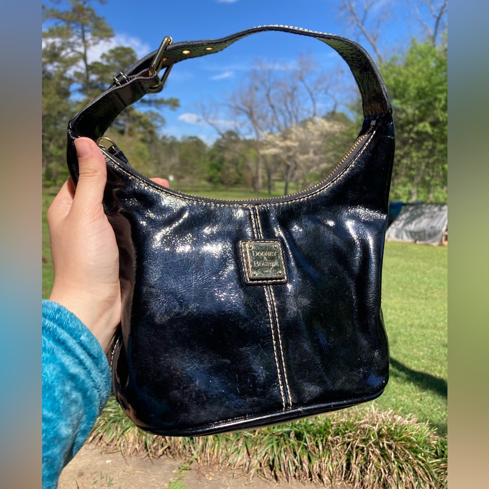 Vintage Dooney Bourke patent leather shoulder bag black